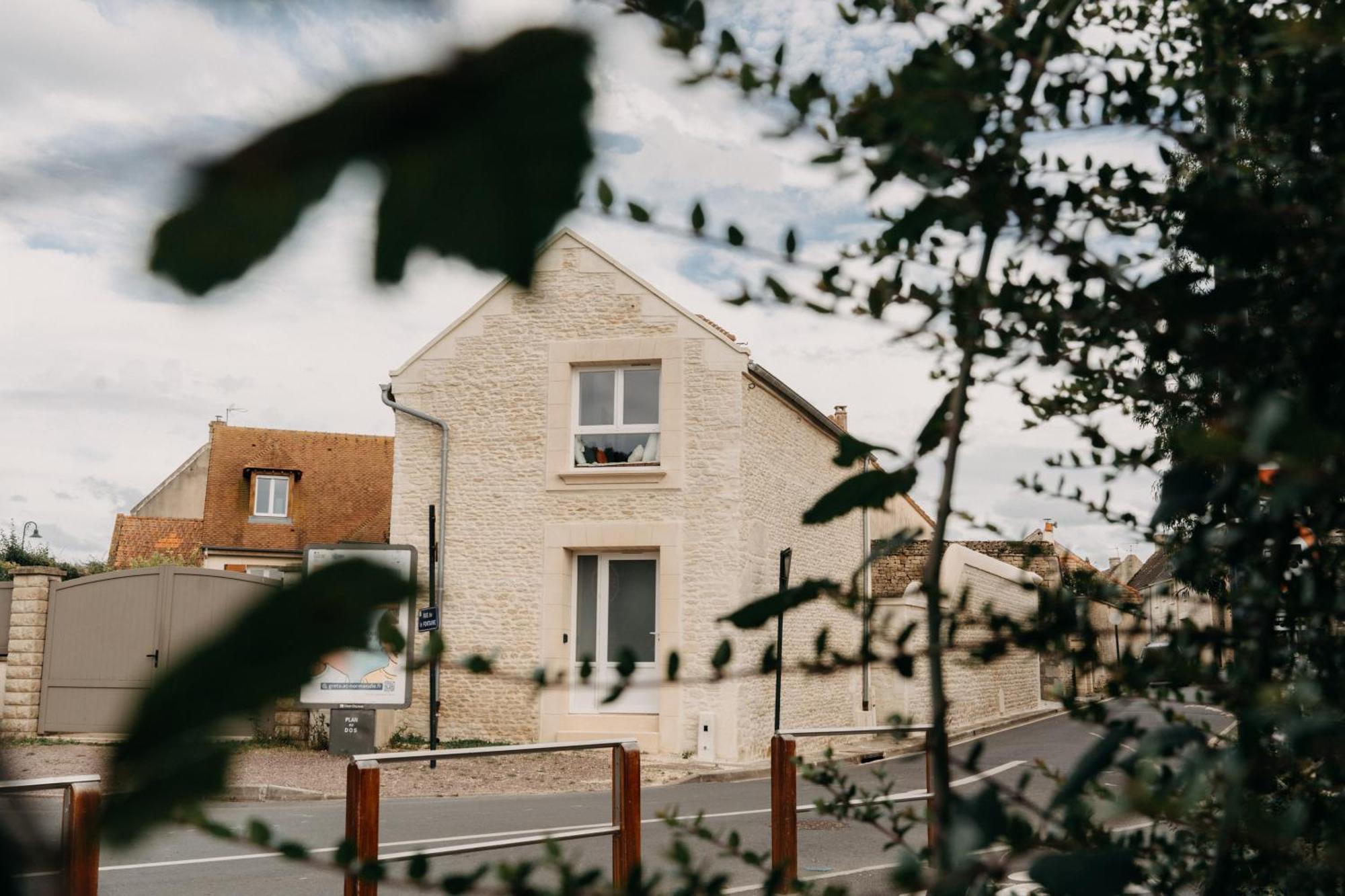 Grange Petite Brise Bord De Mer Luc-sur-Mer Exteriör bild